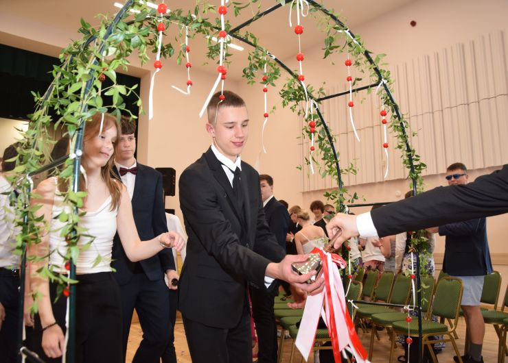 Ostatni dzwonek w gimnazjum